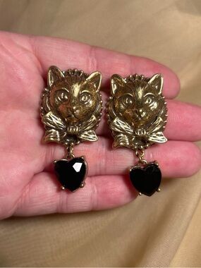 Gold Cat Face Heart Drop Earrings - Black & Gold